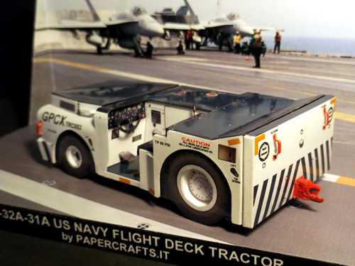 US Navy Flight Deck Tractor AS32A papercraft